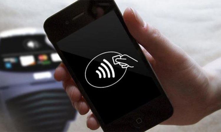 Наклейки с метками NFC используют простую и практичную технологию.