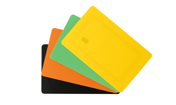 明るい色のモバイル NFC 名刺