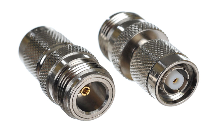 Simple and generous TNC coaxial connector