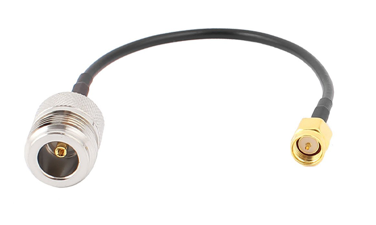 An antenna connector for wireless antenna and test equipment applications