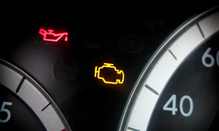 車のインジケーター ライトがノック センサーを警告します。