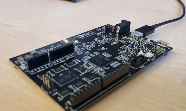 Il controller GPIO è un dispositivo che facilita la comunicazione tra il microcontrollore e i dispositivi esterni