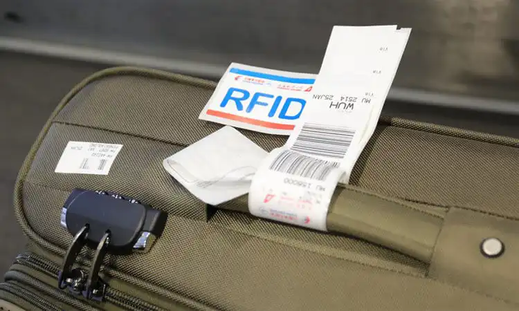 Aerospace company uses RFID baggage tracking technology to track these bags in real time